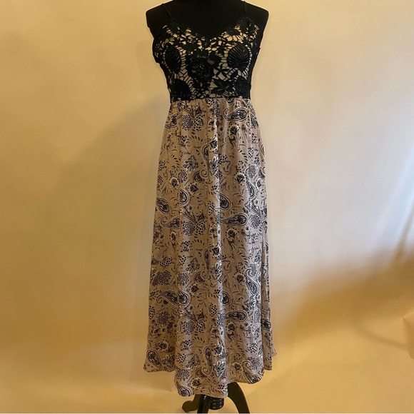 Soieblu Dresses & Skirts - Soieblu Black Nude Floral Lace Paisley Sleeveless Maxi Dress Size S